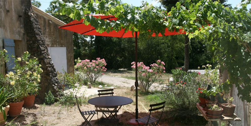 Jardin-devant l'atelier-galerie-de-casacouleur